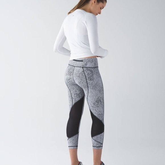 Lululemon Pace Rival Crop Power Luxtreme Spray Jacquard White Black / Black Sz 4 - Picture 1 of 11